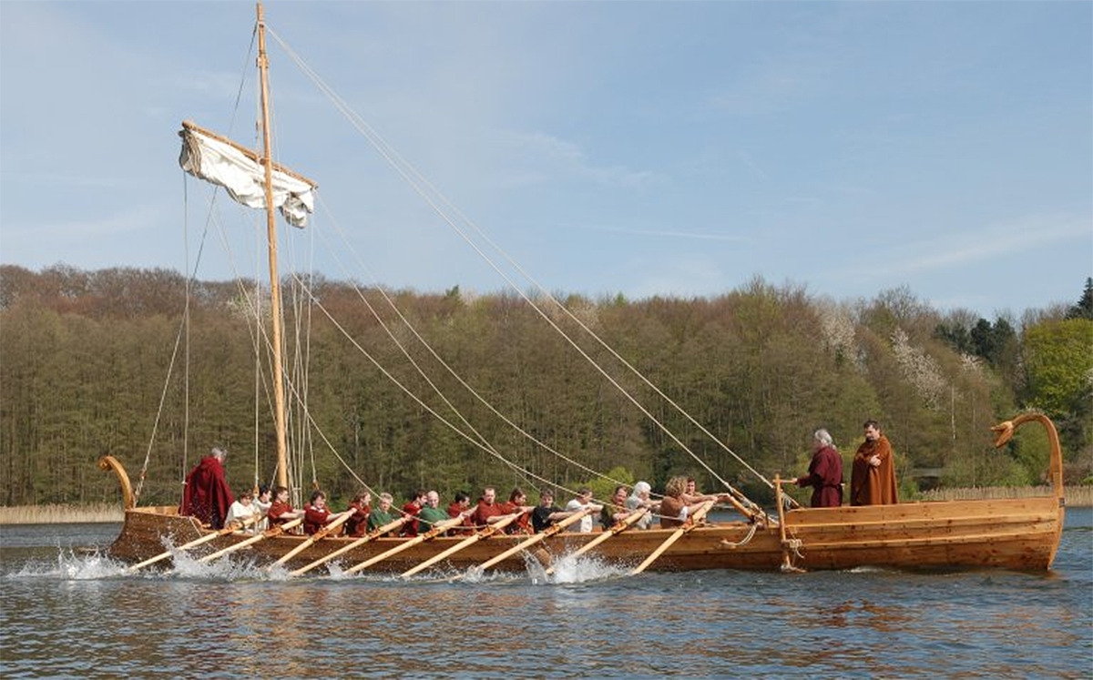 Replika rimskog broda na Dunavu