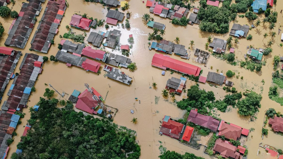 Poplave u Europi: Šest mrtvih, naselja pod vodom, deseci tisuća evakuiranih