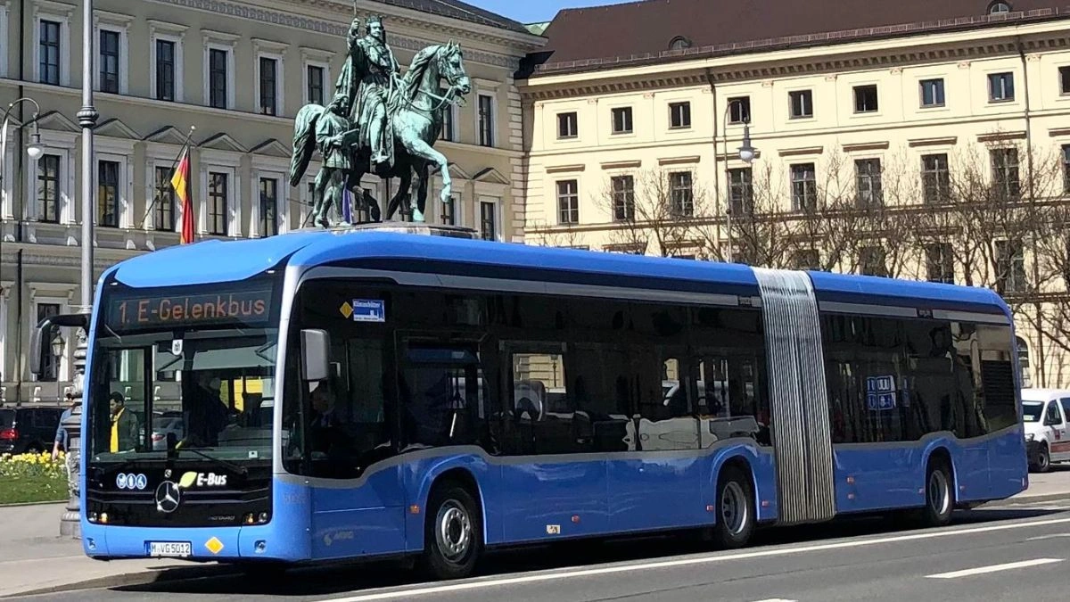 Ilustracija gradskog autobusa u Minhenu