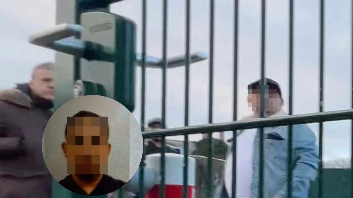 Pikselizirani muškarac iza ograde u kadru televizijskog priloga o slučaju socijalne pomoći u Njemačkoj