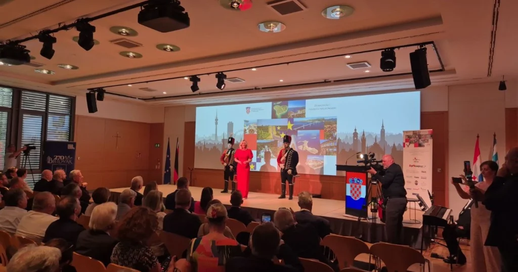 Svečano obilježavanje Dana državnosti Republike Hrvatske u Münchenu pred oko 250 uzvanika u dvorani zaklade Hanns-Seidel-Stiftung.