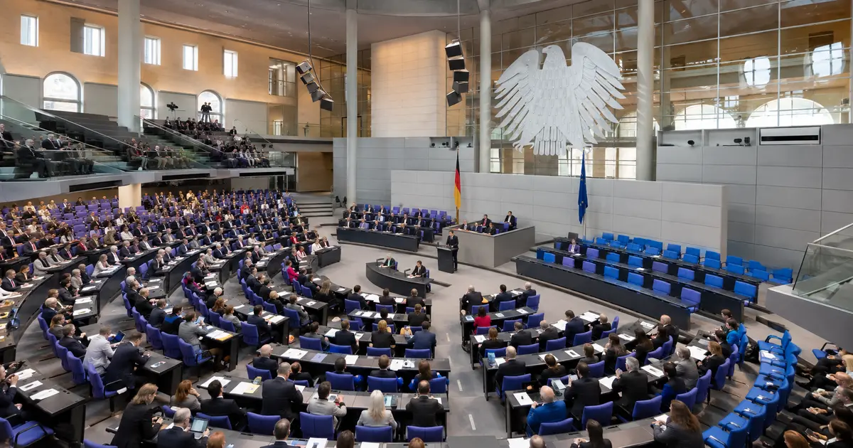 Njemački Bundestag tijekom sjednice o političkim pitanjima i demokratskom poretku