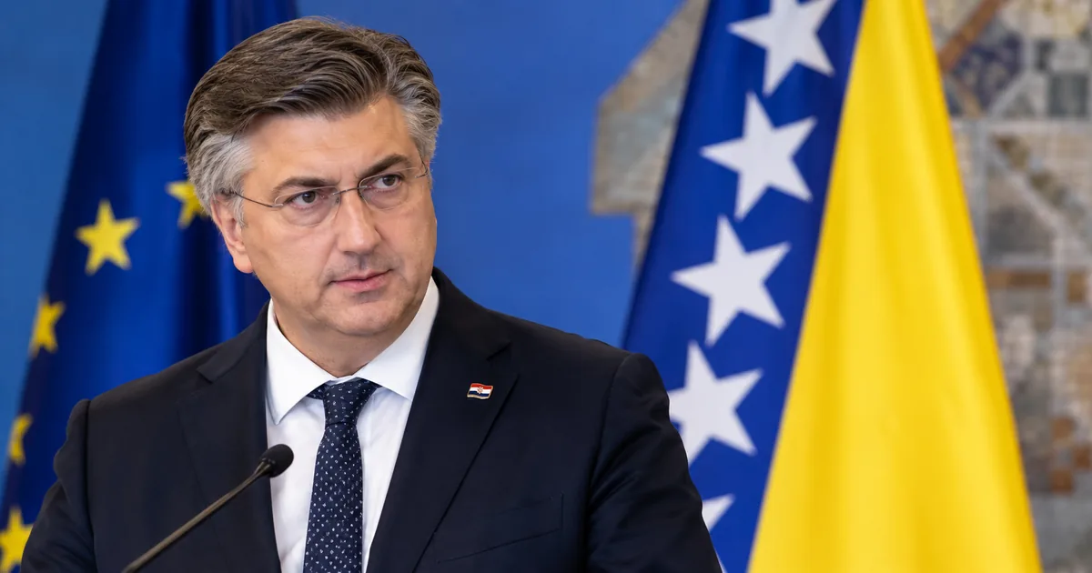 Andrej Plenković uz zastave Europske unije i Bosne i Hercegovine